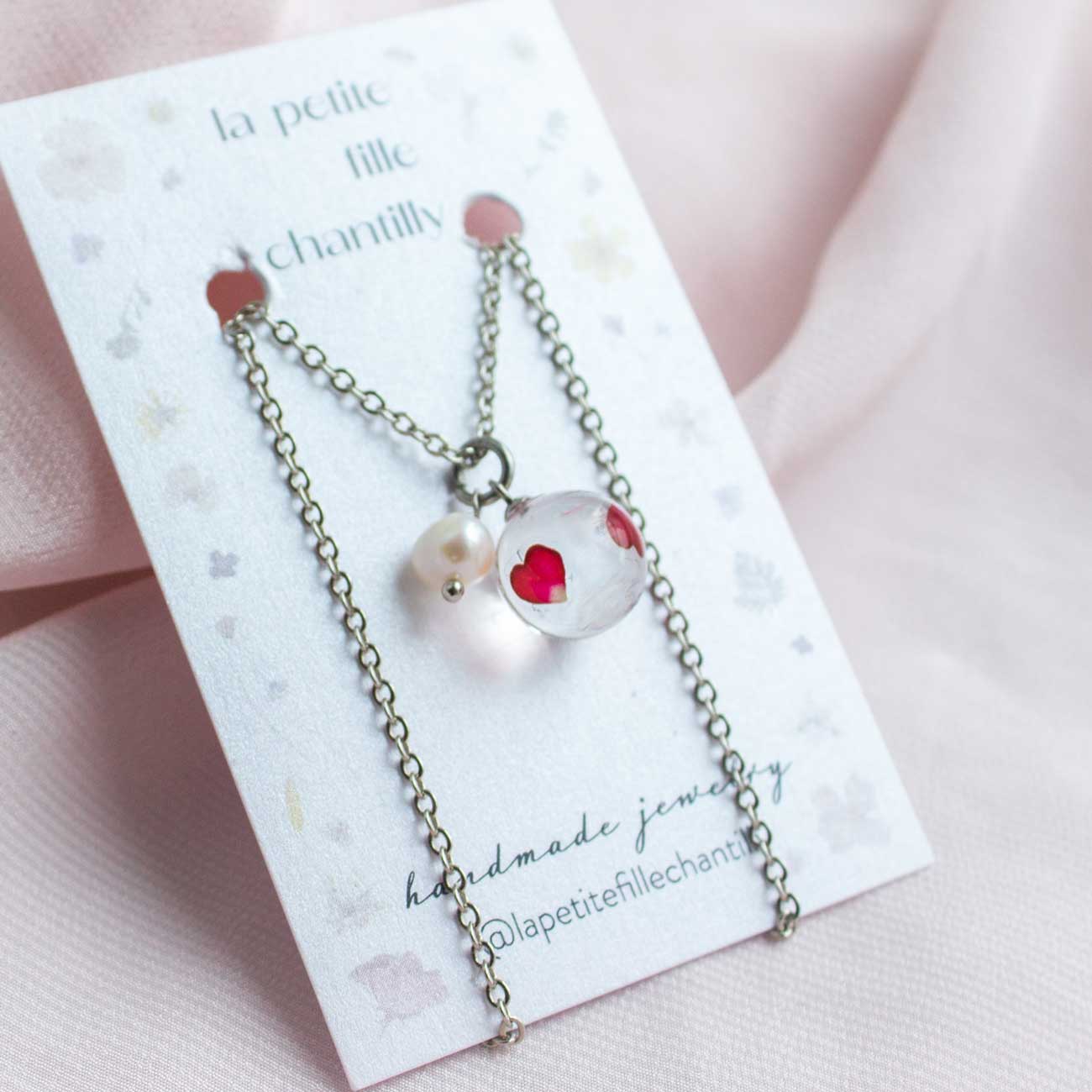 Petal Heart bubble short necklace